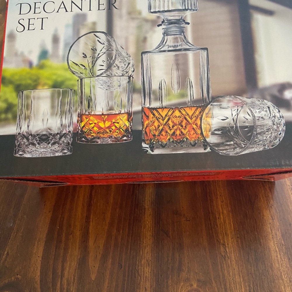 Le Regalo 5 Piece Glass Whiskey Set Decanter & 4 Glasses